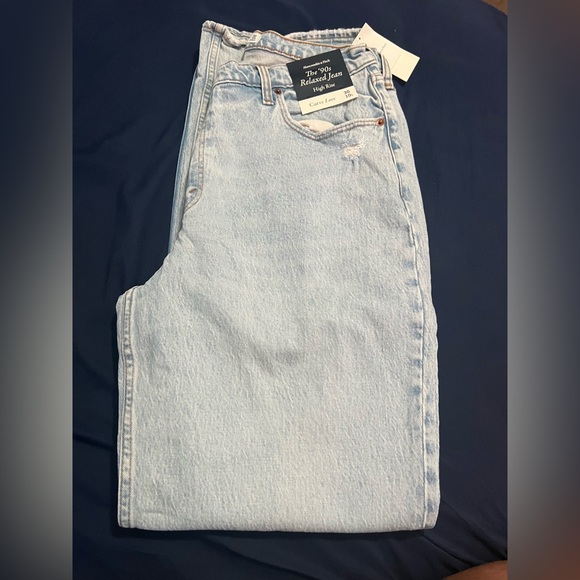 Abercrombie & Fitch High-Rise 90s Relaxed Jeans (Curve Love) - Picture 1 of 4